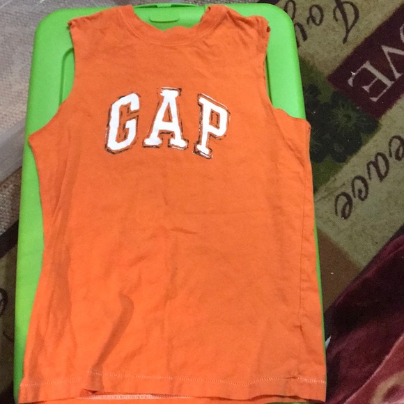 Gap sleeveless T-shirt size medium - Picture 2 of 4